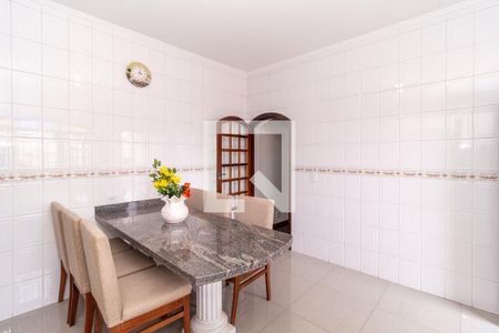 Casa para alugar com 110m², 2 quartos e 2 vagasCozinha