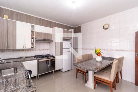 Casa para alugar com 110m², 2 quartos e 2 vagasCozinha