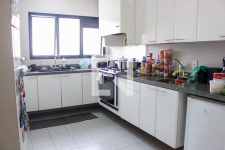 Apartamento à venda com 428m², 4 quartos e 5 vagasCozinha