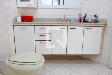 Apartamento à venda com 428m², 4 quartos e 5 vagasBanheiro da Suíte 3