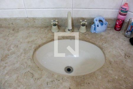 Apartamento à venda com 428m², 4 quartos e 5 vagasBanheiro da Suíte 3