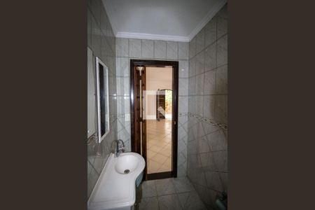 Casa à venda com 137m², 2 quartos e 1 vagaBanheiro