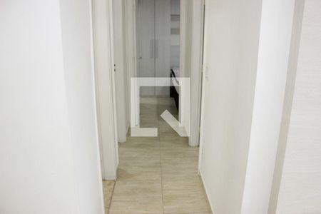 Corredor dos quartos de apartamento para alugar com 3 quartos, 67m² em Macedo, Guarulhos