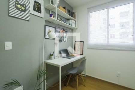 Quarto 2 de apartamento para alugar com 2 quartos, 48m² em Parque Santa Fé, Porto Alegre