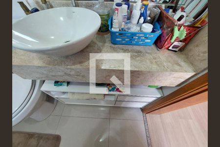 Casa de condomínio à venda com 300m², 4 quartos e 4 vagasBanheiro 1