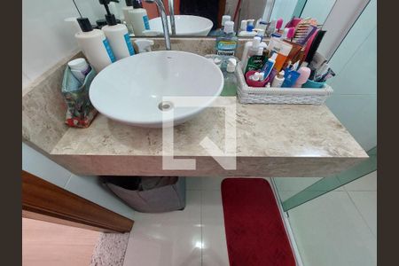 Casa de condomínio à venda com 300m², 4 quartos e 4 vagasBanheiro 2