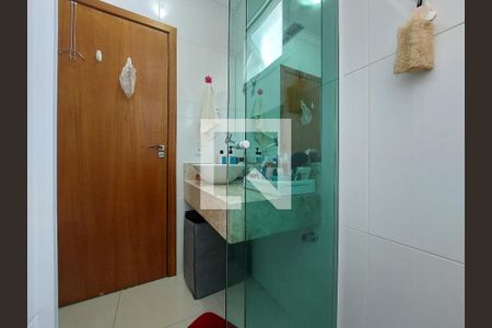 Casa de condomínio à venda com 300m², 4 quartos e 4 vagasBanheiro 2