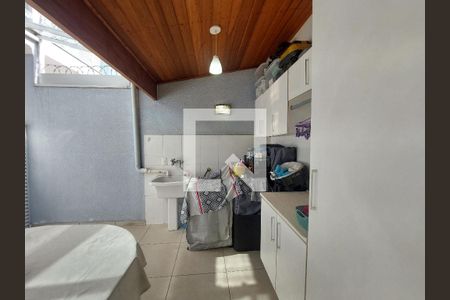 Casa de condomínio à venda com 300m², 4 quartos e 4 vagasÁrea de Serviço