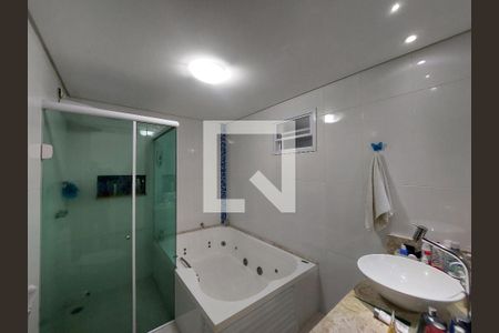 Casa de condomínio à venda com 300m², 4 quartos e 4 vagasBanheira - Banheiro 3