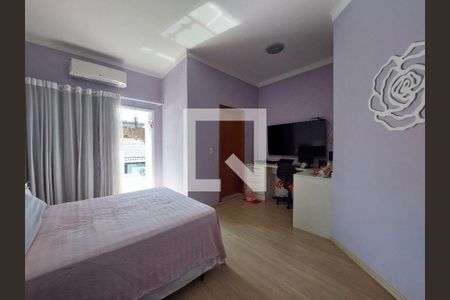 Casa de condomínio à venda com 300m², 4 quartos e 4 vagasQuarto 2