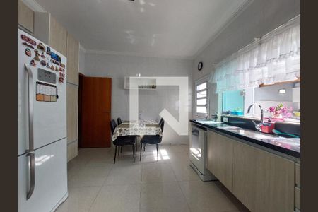 Casa de condomínio à venda com 300m², 4 quartos e 4 vagasCozinha