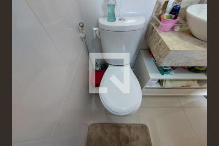 Casa de condomínio à venda com 300m², 4 quartos e 4 vagasBanheiro 1
