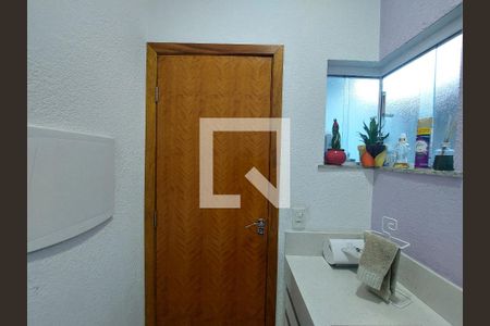 Casa de condomínio à venda com 300m², 4 quartos e 4 vagasLavabo