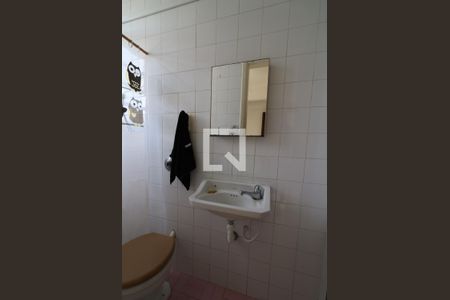 Casa à venda com 190m², 4 quartos e 6 vagasBanheiro de serviço