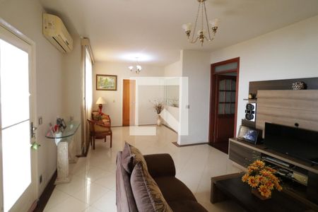 Sala de casa à venda com 4 quartos, 190m² em Jardim Guanabara, Rio de Janeiro