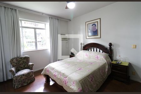 Casa à venda com 190m², 4 quartos e 6 vagasSuíte 