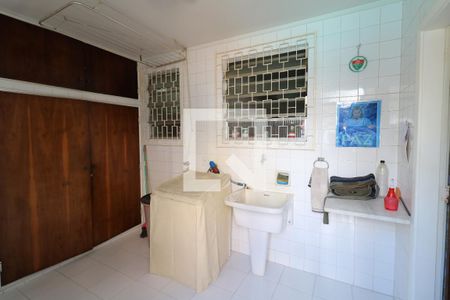 Casa à venda com 190m², 4 quartos e 6 vagasÁrea de Serviço