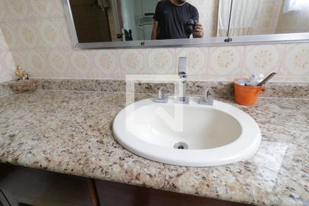 Casa à venda com 190m², 4 quartos e 6 vagasBanheiro da Suíte 