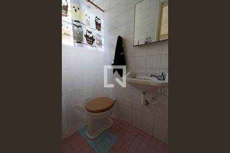 Casa à venda com 190m², 4 quartos e 6 vagasBanheiro de serviço