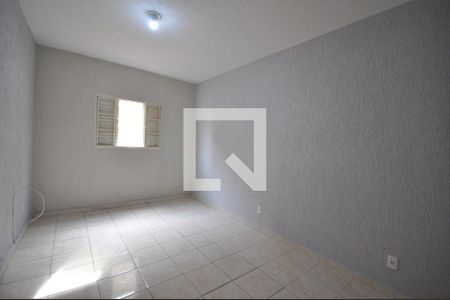 Quarto 2 de casa para alugar com 2 quartos, 107m² em Vila Paulistana, São Paulo