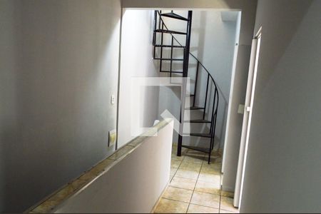 Casa à venda com 126m², 3 quartos e sem vagaCorredor e Escada 