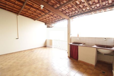 Casa para alugar com 341m², 3 quartos e 2 vagasÁrea de Serviço