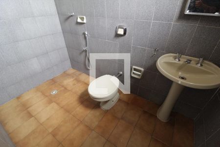 Casa para alugar com 341m², 3 quartos e 2 vagasBanheiro do Quarto 3