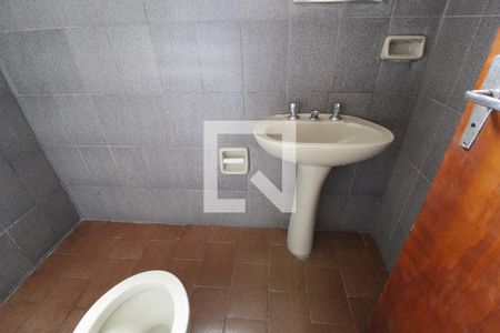 Casa para alugar com 341m², 3 quartos e 2 vagasBanheiro Social