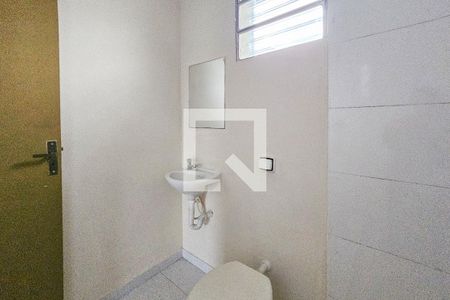 Banheiro de casa para alugar com 1 quarto, 30m² em Vila Santo Antônio, Guarujá