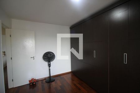 Apartamento à venda com 140m², 4 quartos e 2 vagasQuarto 2