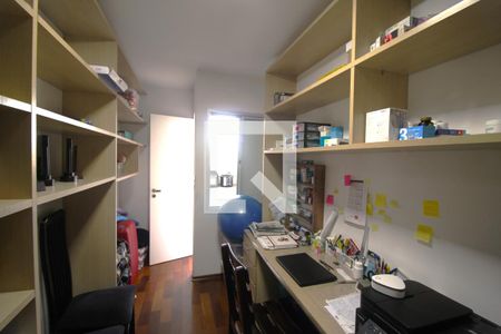 Apartamento à venda com 140m², 4 quartos e 2 vagasEscritório