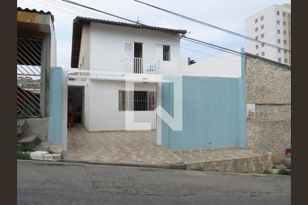 Casa para alugar com 180m², 2 quartos e 2 vagasFachada