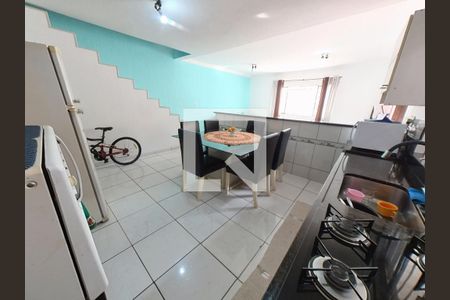 Casa para alugar com 180m², 2 quartos e 2 vagasCozinha