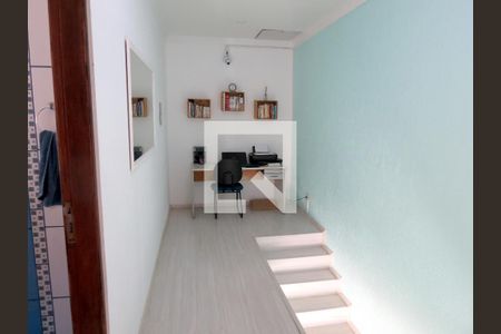 Casa para alugar com 180m², 2 quartos e 2 vagasEscritório