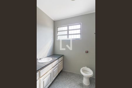 Casa para alugar com 180m², 3 quartos e 2 vagas Casa para alugar com 180m², 3 quartos e 2 vagasBanheiro