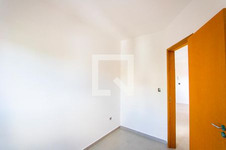 Quarto 2 de apartamento para alugar com 2 quartos, 44m² em Jardim Alvorada, Santo André