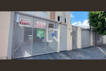 Apartamento à venda com 45m², 2 quartos e 1 vaga Apartamento à venda com 45m², 2 quartos e 1 vagaFachada