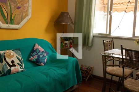 Apartamento à venda com 85m², 2 quartos e sem vagaSala