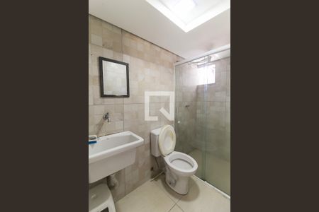 Banheiro de kitnet/studio para alugar com 1 quarto, 25m² em Mooca, São Paulo