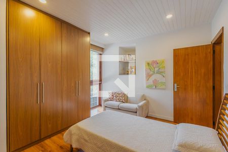 Casa à venda com 400m², 5 quartos e 4 vagasQuarto 2