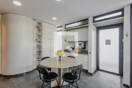 Casa à venda com 400m², 5 quartos e 4 vagasCozinha