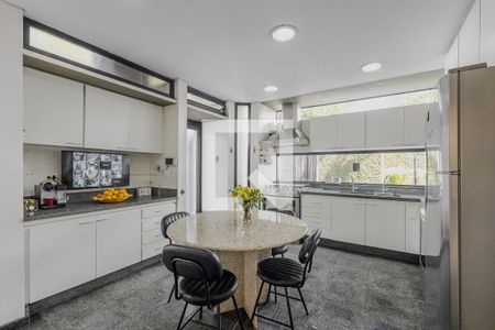 Casa à venda com 400m², 5 quartos e 4 vagasCozinha