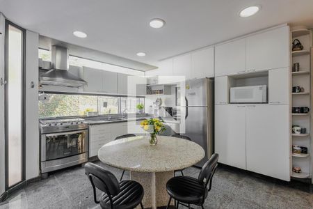 Casa à venda com 400m², 5 quartos e 4 vagasCozinha