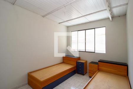Quarto 2 de casa para alugar com 2 quartos, 150m² em Sagrada Família, Belo Horizonte