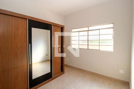 Quarto 2 de casa para alugar com 2 quartos, 150m² em Sagrada Família, Belo Horizonte