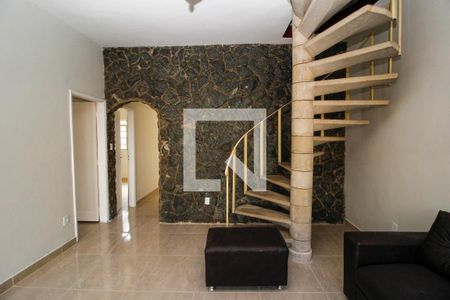 Sala de casa para alugar com 2 quartos, 150m² em Sagrada Família, Belo Horizonte