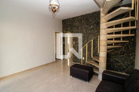 Sala de casa para alugar com 2 quartos, 150m² em Sagrada Família, Belo Horizonte