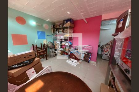 Casa à venda com 108m², 3 quartos e 4 vagasÁrea de Serviço