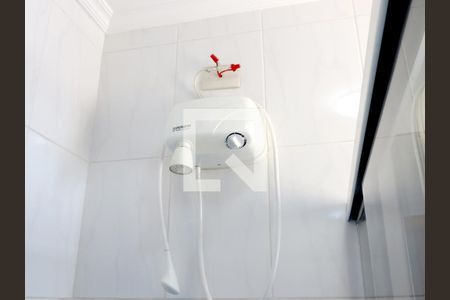 Casa à venda com 108m², 3 quartos e 4 vagasBanheiro Social - Chuveiro