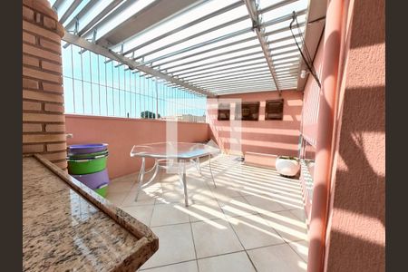 Casa à venda com 108m², 3 quartos e 4 vagasQuintal